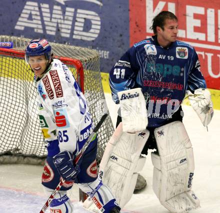 EBEL. Eishockey Bundesliga. EC Pasut VSV gegen Alba Volan SAPA Fehervar AV19.  PINTER Philipp (VSV), SATOSAARI Tommi (Alba Volan). Villach, am 24.1.2010.
Foto: Kuess 


---
pressefotos, pressefotografie, kuess, qs, qspictures, sport, bild, bilder, bilddatenbank