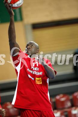 Basketball Bundesliga. Woerthersee Piraten gegen BasketClubs Vienna. Gaines Trevor (Vienna). Klagenfurt, 24.1.2010
Foto: Kuess

---
pressefotos, pressefotografie, kuess, qs, qspictures, sport, bild, bilder, bilddatenbank