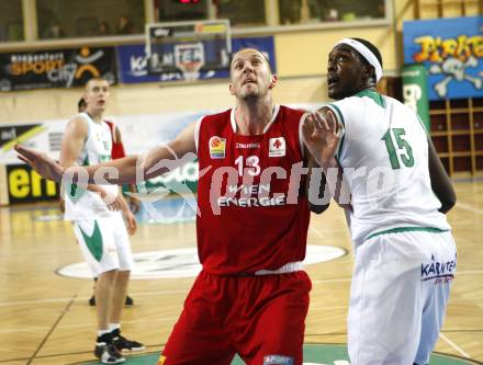 Basketball Bundesliga. Woerthersee Piraten gegen BasketClubs Vienna. Philip McCandies (Piraten), Hallett Corey (Vienna). Klagenfurt, 24.1.2010
Foto: Kuess

---
pressefotos, pressefotografie, kuess, qs, qspictures, sport, bild, bilder, bilddatenbank