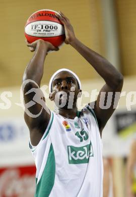 Basketball Bundesliga. Woerthersee Piraten gegen BasketClubs Vienna. Philip McCandies (Piraten). Klagenfurt, 24.1.2010
Foto: Kuess

---
pressefotos, pressefotografie, kuess, qs, qspictures, sport, bild, bilder, bilddatenbank