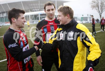 Fussball Bundesliga. Testspiel SK Austria Kaernten gegen SK St. Andrae/WAC. Thomas Riedl (Austria Kaernten), Markus Kreuz, Marco Reich (St. Andrae/WAC). Klagenfurt, am 19.1.2010.
Foto: Kuess
---
pressefotos, pressefotografie, kuess, qs, qspictures, sport, bild, bilder, bilddatenbank