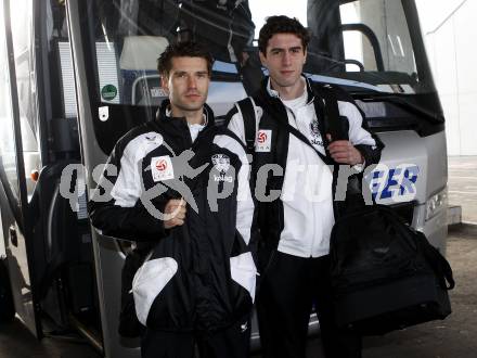 Fussball Bundesliga. SK Austria Kaernten. Abfahrt ins Trainingslager. Luka Elsner, Metjedev. Klagenfurt, am 27.1.2010.
Foto: Kuess
---
pressefotos, pressefotografie, kuess, qs, qspictures, sport, bild, bilder, bilddatenbank