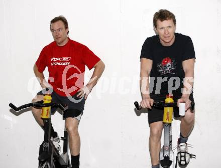 EBEL. Eishockey Bundesliga. Training VSV. Mikael Wahlberg, Mike Stewart. Villach, am 30.1.2010.
Foto: Kuess
---
pressefotos, pressefotografie, kuess, qs, qspictures, sport, bild, bilder, bilddatenbank