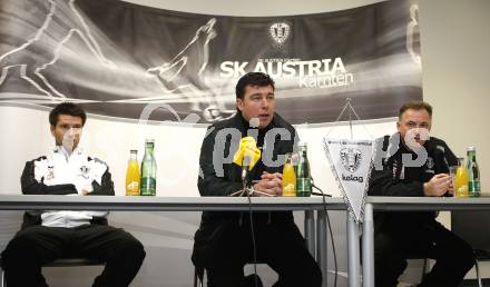 Fussball Bundesliga. SK Austria Kaernten. Pressekonferenz. Luka Elsner, Mario Canori, Trainer Joze Prelogar. Klagenfurt, am 27.1.2010.
Foto: Kuess
---
pressefotos, pressefotografie, kuess, qs, qspictures, sport, bild, bilder, bilddatenbank