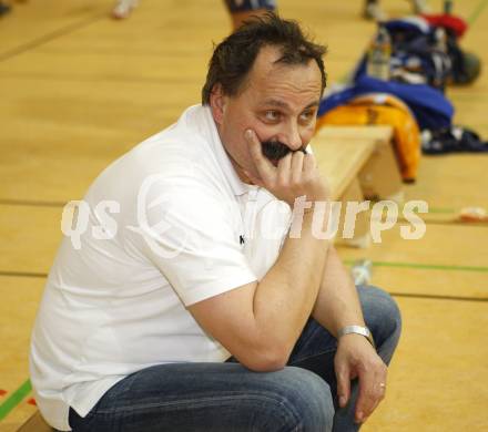 Handball OEHB Cup. SC Ferlach gegen ULZ Schwaz. Trainer Mariusz Kaczmarek (Ferlach). Ferlach, 29.1.2010.
Foto: Kuess

---
pressefotos, pressefotografie, kuess, qs, qspictures, sport, bild, bilder, bilddatenbank