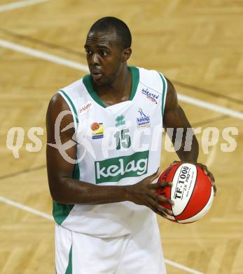 Basketball Bundesliga. Woerthersee Piraten gegen Arkadia Traiskirchen Lions. Phil McCandies (Piraten). Klagenfurt, 19.12.2009
Foto: Kuess

---
pressefotos, pressefotografie, kuess, qs, qspictures, sport, bild, bilder, bilddatenbank