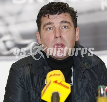 Fussball Bundesliga. SK Austria Kaernten. Pressekonferenz. Mario Canori. Klagenfurt, am 27.1.2010.
Foto: Kuess
---
pressefotos, pressefotografie, kuess, qs, qspictures, sport, bild, bilder, bilddatenbank