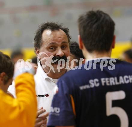 Handball OEHB Cup. SC Ferlach gegen ULZ Schwaz. Trainer Mariusz Kaczmarek  (Ferlach). Ferlach, 29.1.2010.
Foto: Kuess

---
pressefotos, pressefotografie, kuess, qs, qspictures, sport, bild, bilder, bilddatenbank