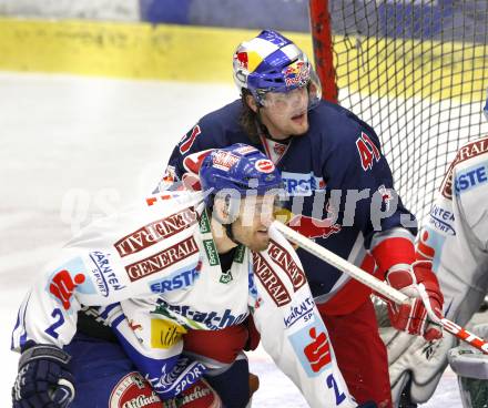 EBEL. Eishockey Bundesliga. EC Pasut VSV gegen Red Bulls Salzburg.  Michael Mike Martin, (VSV),  Steven Regier (Salzburg). Villach, am 31.1.2010.
Foto: Kuess 


---
pressefotos, pressefotografie, kuess, qs, qspictures, sport, bild, bilder, bilddatenbank