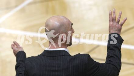 Basketball Bundesliga. Woerthersee Piraten gegen Arkadia Traiskirchen Lions. Trainer Nenad Videka (Piraten). Klagenfurt, 19.12.2009
Foto: Kuess

---
pressefotos, pressefotografie, kuess, qs, qspictures, sport, bild, bilder, bilddatenbank