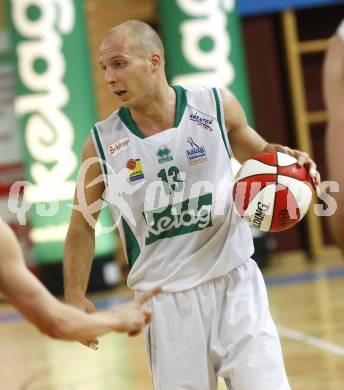 Basketball Bundesliga. Woerthersee Piraten gegen Arkadia Traiskirchen Lions. Davor Sattler (Piraten). Klagenfurt, 19.12.2009
Foto: Kuess

---
pressefotos, pressefotografie, kuess, qs, qspictures, sport, bild, bilder, bilddatenbank