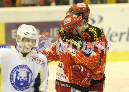 EBEL. Eishockey Bundesliga. KAC gegen KHL Medvescak Zagreb. Torjubel Dieter Kalt, Gregor Hager (KAC), (Zagreb). Klagenfurt, am 2.2.2010.
Foto: Kuess

---
pressefotos, pressefotografie, kuess, qs, qspictures, sport, bild, bilder, bilddatenbank