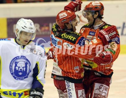 EBEL. Eishockey Bundesliga. KAC gegen KHL Medvescak Zagreb. Jubel Dieter Kalt, Gregor Hager (KAC), Rok Jakopic (Zagreb). Klagenfurt, am 2.2.2010.
Foto: Kuess

---
pressefotos, pressefotografie, kuess, qs, qspictures, sport, bild, bilder, bilddatenbank