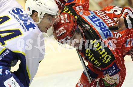 EBEL. Eishockey Bundesliga. KAC gegen KHL Medvescak Zagreb. Andrew schneider (KAC), Mike Ouellette (Zagreb). Klagenfurt, am 2.2.2010.
Foto: Kuess

---
pressefotos, pressefotografie, kuess, qs, qspictures, sport, bild, bilder, bilddatenbank