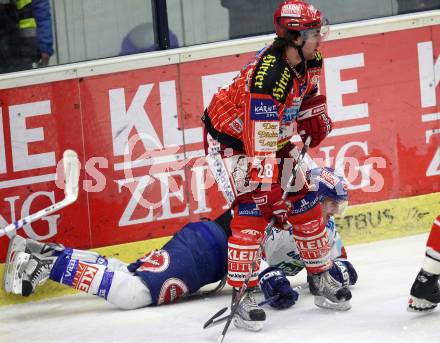 EBEL. Eishockey Bundesliga. EC Pasut VSV gegen KAC. Benjamin Petrik,  (VSV), Martin Schumnig (KAC). Villach, am 5.2.2010.
Foto: Kuess 


---
pressefotos, pressefotografie, kuess, qs, qspictures, sport, bild, bilder, bilddatenbank