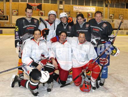 Eishockey Charity Promi Spiel. Schlaegerei. Patrick Jochum, Buergermeister Christian scheider, Sabine Egger, Trainer Johan Stroemwall (VSV), Harald Hudetz, Kickboxweltmeister Bernhard Sussitz. Klagenfurt, am 4.2.2010.
Foto: Kuess
---
pressefotos, pressefotografie, kuess, qs, qspictures, sport, bild, bilder, bilddatenbank