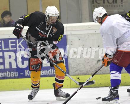 Eishockey Charity Promi Spiel. Patrick Jochum (HCK), Buergermeister Christian Scheider. Klagenfurt, am 4.2.2010.
Foto: Kuess
---
pressefotos, pressefotografie, kuess, qs, qspictures, sport, bild, bilder, bilddatenbank