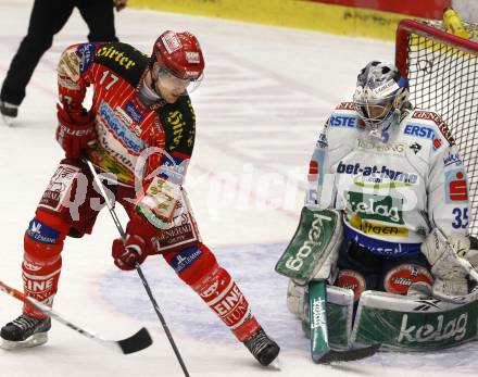 EBEL. Eishockey Bundesliga. EC Pasut VSV gegen KAC. Gert Prohaska,  (VSV), Gregor Hager (KAC). Villach, am 5.2.2010.
Foto: Kuess 


---
pressefotos, pressefotografie, kuess, qs, qspictures, sport, bild, bilder, bilddatenbank