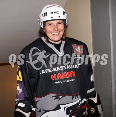 Eishockey Charity Promi Spiel. Sabine Egger. Klagenfurt, am 4.2.2010.
Foto: Kuess
---
pressefotos, pressefotografie, kuess, qs, qspictures, sport, bild, bilder, bilddatenbank