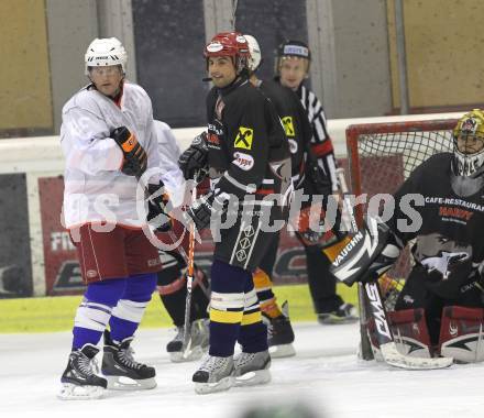 Eishockey Charity Promi Spiel. Buergermeister Christian Scheider. Klagenfurt, am 4.2.2010.
Foto: Kuess
---
pressefotos, pressefotografie, kuess, qs, qspictures, sport, bild, bilder, bilddatenbank