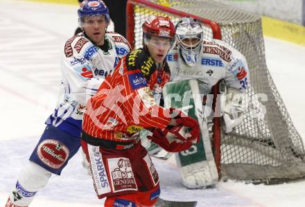 EBEL. Eishockey Bundesliga. EC Pasut VSV gegen KAC. Mickey Elick, Gert Prohaska,  (VSV), Markus Pirmann (KAC). Villach, am 5.2.2010.
Foto: Kuess 


---
pressefotos, pressefotografie, kuess, qs, qspictures, sport, bild, bilder, bilddatenbank