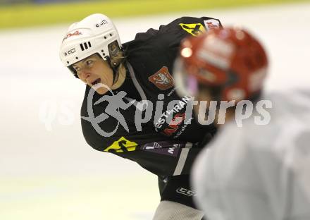 Eishockey Charity Promi Spiel. Sabine Egger. Klagenfurt, am 4.2.2010.
Foto: Kuess
---
pressefotos, pressefotografie, kuess, qs, qspictures, sport, bild, bilder, bilddatenbank