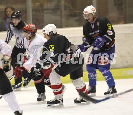 Eishockey Charity Promi Spiel. Bernhard Sussitz, Sabine Egger, Trainer Johan Stroemwall (VSV). Klagenfurt, am 4.2.2010.
Foto: Kuess
---
pressefotos, pressefotografie, kuess, qs, qspictures, sport, bild, bilder, bilddatenbank