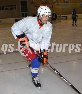 Eishockey Charity Promi Spiel. Buergermeister Christian Scheider. Klagenfurt, am 4.2.2010.
Foto: Kuess
---
pressefotos, pressefotografie, kuess, qs, qspictures, sport, bild, bilder, bilddatenbank