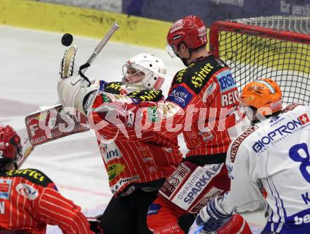 EBEL. Eishockey Bundesliga. EC Pasut VSV gegen KAC. Roland Kaspitz,   (VSV), Jordan Parise, Johannes Reichel (KAC). Villach, am 5.2.2010.
Foto: Kuess 


---
pressefotos, pressefotografie, kuess, qs, qspictures, sport, bild, bilder, bilddatenbank