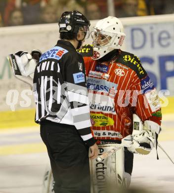 EBEL. Eishockey Bundesliga. KAC gegen EHC LIWEST Linz. Jordan Parise,  (KAC), Schiedsrichter. Klagenfurt, am 7.2.2010.
Foto: Kuess

---
pressefotos, pressefotografie, kuess, qs, qspictures, sport, bild, bilder, bilddatenbank