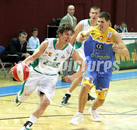 Basketball Bundesliga. Woerthersee Piraten gegen UBC St. Poelten. Sebastian Schaal, (Piraten), Andreas Worenz (St. Poelten).  Klagenfurt, 2.7.2010.
Foto:  Kuess

---
pressefotos, pressefotografie, kuess, qs, qspictures, sport, bild, bilder, bilddatenbank