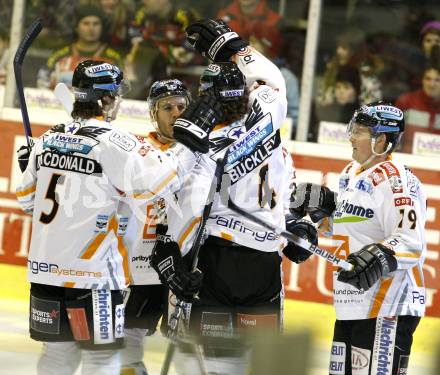 EBEL. Eishockey Bundesliga. KAC gegen EHC LIWEST Linz. Torjubel Linz. Klagenfurt, am 7.2.2010.
Foto: Kuess

---
pressefotos, pressefotografie, kuess, qs, qspictures, sport, bild, bilder, bilddatenbank