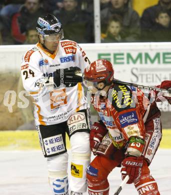 EBEL. Eishockey Bundesliga. KAC gegen EHC LIWEST Linz. Kirk Furey, (KAC), Markus Matthiasson (Linz). Klagenfurt, am 7.2.2010.
Foto: Kuess

---
pressefotos, pressefotografie, kuess, qs, qspictures, sport, bild, bilder, bilddatenbank