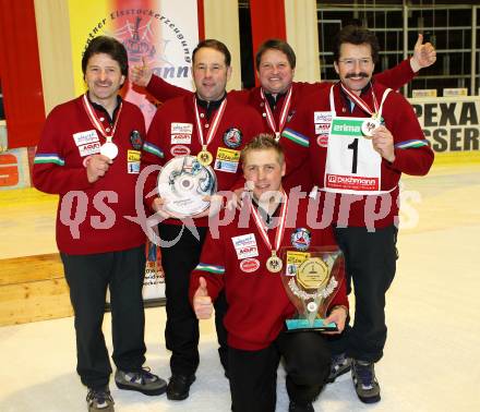 Stocksport. Eisschiessen. Oesterreichische Meisterschaft. Sieger EV Rottendorf. Andreas Schurian, Franz Stranig, Siegfried Stranig, Guenther Stranig, Andreas Spendier. Klagenfurt, am 7.2.2010.
Foto: Kuess
---
pressefotos, pressefotografie, kuess, qs, qspictures, sport, bild, bilder, bilddatenbank