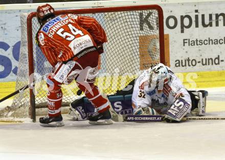 EBEL. Eishockey Bundesliga. KAC gegen EHC LIWEST Linz. Penalty Andrew Schneider, (KAC), Alex Westlund (Linz).  Klagenfurt, am 7.2.2010.
Foto: Kuess

---
pressefotos, pressefotografie, kuess, qs, qspictures, sport, bild, bilder, bilddatenbank