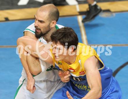 Basketball Bundesliga. Woerthersee Piraten gegen UBC St. Poelten. Joachim Buggelsheim (Piraten), Martin Speiser (St. Poelten).  Klagenfurt, 2.7.2010.
Foto:  Kuess

---
pressefotos, pressefotografie, kuess, qs, qspictures, sport, bild, bilder, bilddatenbank