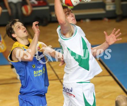 Basketball Bundesliga. Woerthersee Piraten gegen UBC St. Poelten. Rasid Mahalbasic (Piraten), Martin Kohlmaier (St. Poelten).  Klagenfurt, 2.7.2010.
Foto:  Kuess

---
pressefotos, pressefotografie, kuess, qs, qspictures, sport, bild, bilder, bilddatenbank