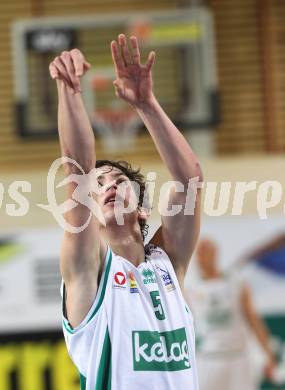 Basketball Bundesliga. Woerthersee Piraten gegen UBC St. Poelten. Sebastian Schaal (Piraten).  Klagenfurt, 7.2.2010.
Foto:  Kuess



---
pressefotos, pressefotografie, kuess, qs, qspictures, sport, bild, bilder, bilddatenbank