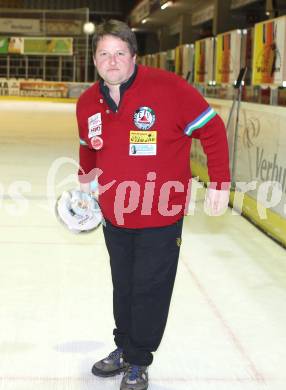 Stocksport. Eisschiessen. Oesterreichische Meisterschaft. . Guenther Stranig (EV Rottendorf). Klagenfurt, am 7.2.2010.
Foto: Kuess
---
pressefotos, pressefotografie, kuess, qs, qspictures, sport, bild, bilder, bilddatenbank