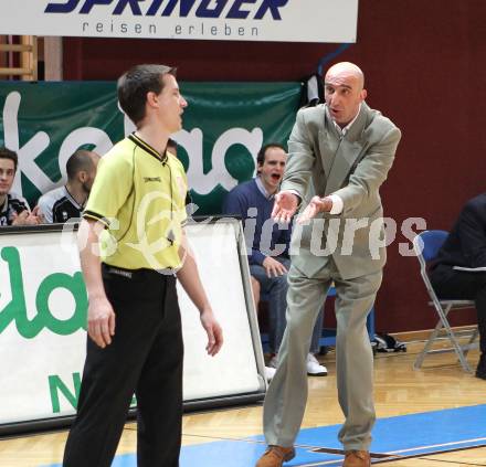 Basketball Bundesliga. Woerthersee Piraten gegen UBC St. Poelten. Trainer Nenad Videka (Piraten).  Klagenfurt, 2.7.2010.
Foto:  Kuess



---
pressefotos, pressefotografie, kuess, qs, qspictures, sport, bild, bilder, bilddatenbank