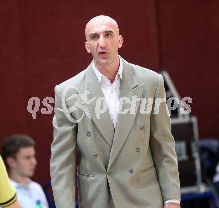 Basketball Bundesliga. Woerthersee Piraten gegen UBC St. Poelten. Trainer Nenad Videka (Piraten).  Klagenfurt, 2.7.2010.
Foto:  Kuess


---
pressefotos, pressefotografie, kuess, qs, qspictures, sport, bild, bilder, bilddatenbank