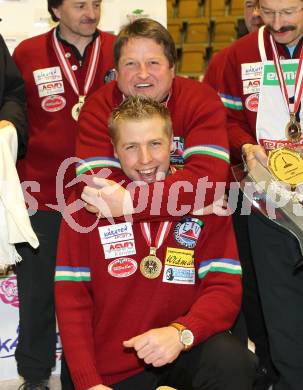 Stocksport. Eisschiessen. Oesterreichische Meisterschaft. Sieger EV Rottendorf. Guenther Stranig, Andreas Schurian. Klagenfurt, am 7.2.2010.
Foto: Kuess
---
pressefotos, pressefotografie, kuess, qs, qspictures, sport, bild, bilder, bilddatenbank