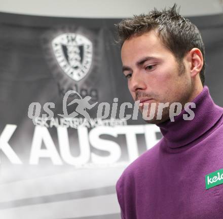 Fussball Bundesliga. SK Austria Kaernten. Aussprache Mannschaft - Vorstand. Heinz Weber. Klagenfurt, am 10.2.2010.
Foto: Kuess
---
pressefotos, pressefotografie, kuess, qs, qspictures, sport, bild, bilder, bilddatenbank