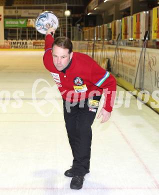 Stocksport. Eisschiessen. Oesterreichische Meisterschaft. . Andreas Spendier (EV Rottendorf). Klagenfurt, am 7.2.2010.
Foto: Kuess
---
pressefotos, pressefotografie, kuess, qs, qspictures, sport, bild, bilder, bilddatenbank