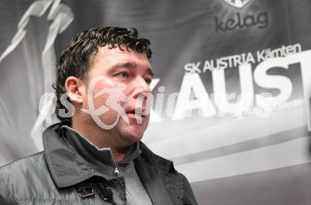 Fussball Bundesliga. SK Austria Kaernten. Aussprache Mannschaft - Vorstand. Mario Canori. Klagenfurt, am 10.2.2010.
Foto: Kuess
---
pressefotos, pressefotografie, kuess, qs, qspictures, sport, bild, bilder, bilddatenbank