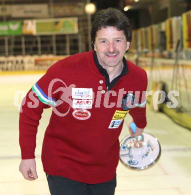 Stocksport. Eisschiessen. Oesterreichische Meisterschaft. . Siegfried Stranig (EV Rottendorf). Klagenfurt, am 7.2.2010.
Foto: Kuess
---
pressefotos, pressefotografie, kuess, qs, qspictures, sport, bild, bilder, bilddatenbank