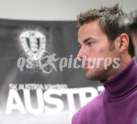 Fussball Bundesliga. SK Austria Kaernten. Aussprache Mannschaft - Vorstand. Heinz Weber. Klagenfurt, am 10.2.2010.
Foto: Kuess
---
pressefotos, pressefotografie, kuess, qs, qspictures, sport, bild, bilder, bilddatenbank