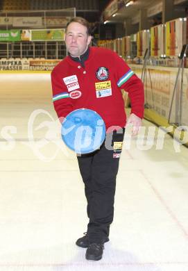 Stocksport. Eisschiessen. Oesterreichische Meisterschaft. . Andreas Spendier (EV Rottendorf). Klagenfurt, am 7.2.2010.
Foto: Kuess
---
pressefotos, pressefotografie, kuess, qs, qspictures, sport, bild, bilder, bilddatenbank