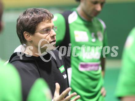 Handball Bundesliga. HC Kelag Kaernten gegen Sportunion Edelweiss Linz. Trainer Michael Pontasch (HCK). Klagenfurt, am 6.2.2010.
Foto: Kuess
---
pressefotos, pressefotografie, kuess, qs, qspictures, sport, bild, bilder, bilddatenbank