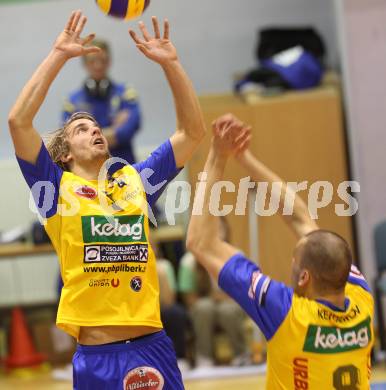 Volleyball GM Capital Challenge Cup. SK Aich/Dob (AUT) gegen VC Euphony Asse-Lennik (BEL).  LEEB Michael, KENDEROV Ivo (Aich/Dob). Prevalje, 11.2.2010. 
Foto: Kuess

---
pressefotos, pressefotografie, kuess, qs, qspictures, sport, bild, bilder, bilddatenbank